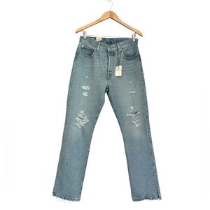 NWT Levi’s Premium Denim Distressed Light Washed Straight Leg 501 Size 29 x 30